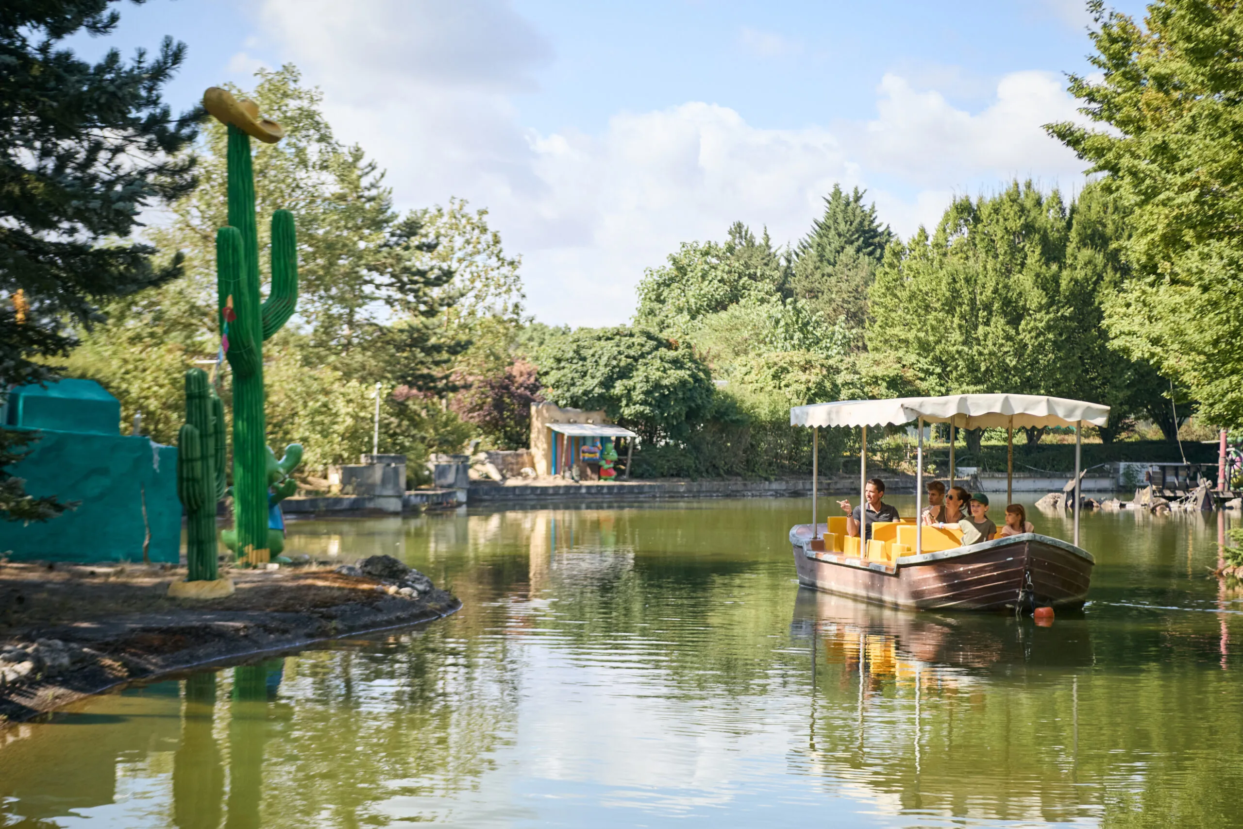Waly Boat Tour & Co